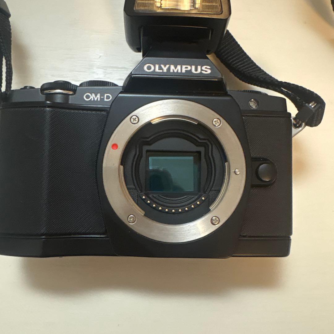 Olympus Mirrorless Interchangeable Lips Om-D Em5