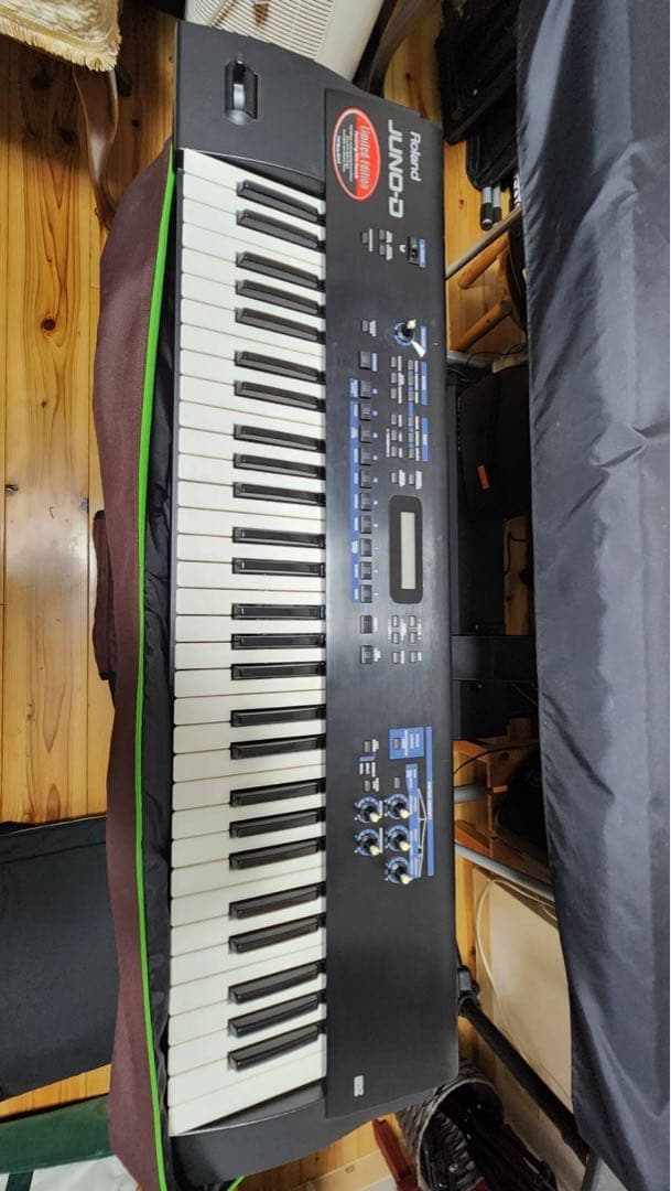 Roland Keyboards Digital Pianos Juno-D Edition