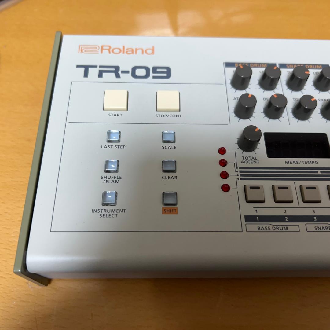 Roland Rhythm Machines Boutique Tr-09 Tr-909