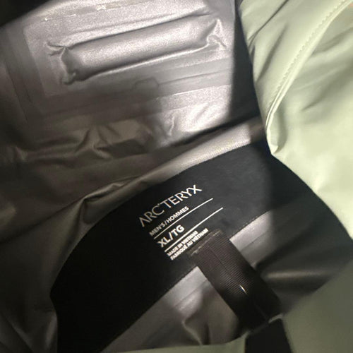 Arc'Teryx Mountain Parkas Beta Jacket Trail Magic Xl