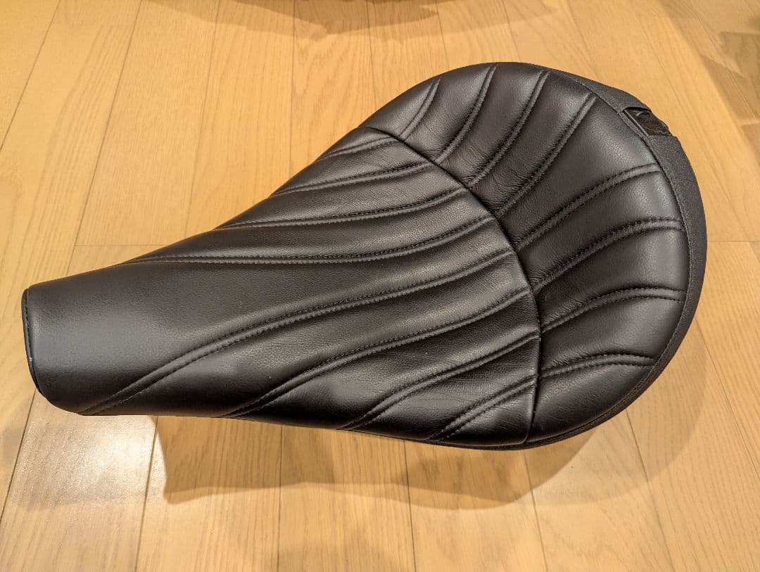 Seats Corbin Bolt