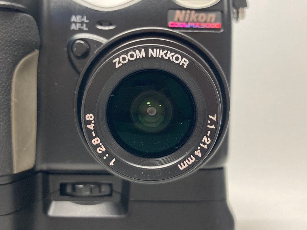 Nikon Compact Digital Camera Coolpix 5000 C01C28Dd