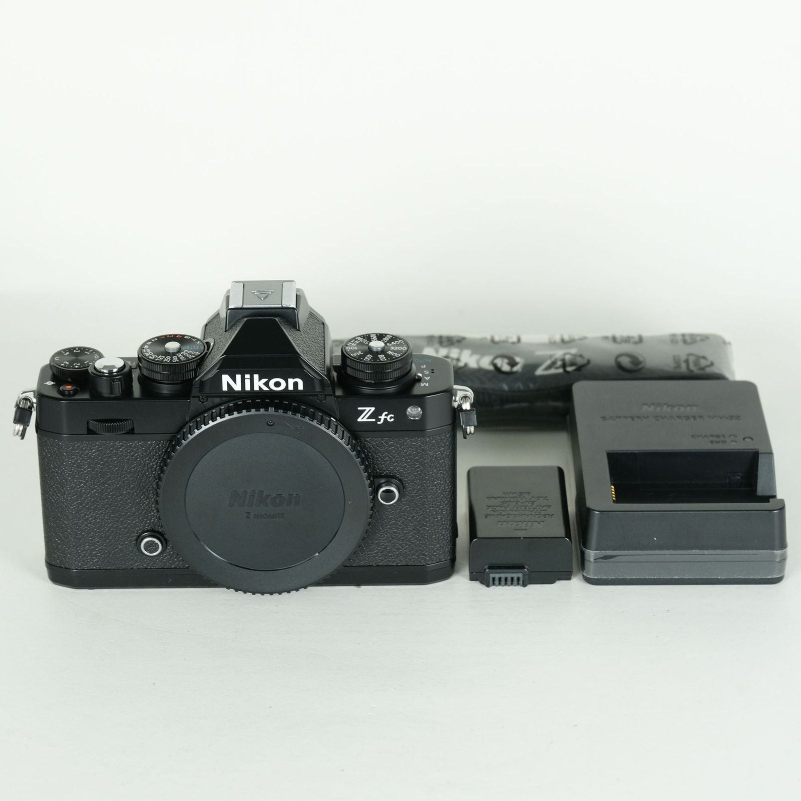 Nikon Mirrorless Interchangeable Lips 2,340 Z Fc