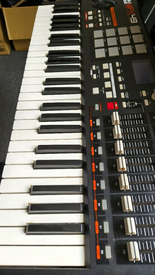 Midi Keyboards Pads Akai Mpk49