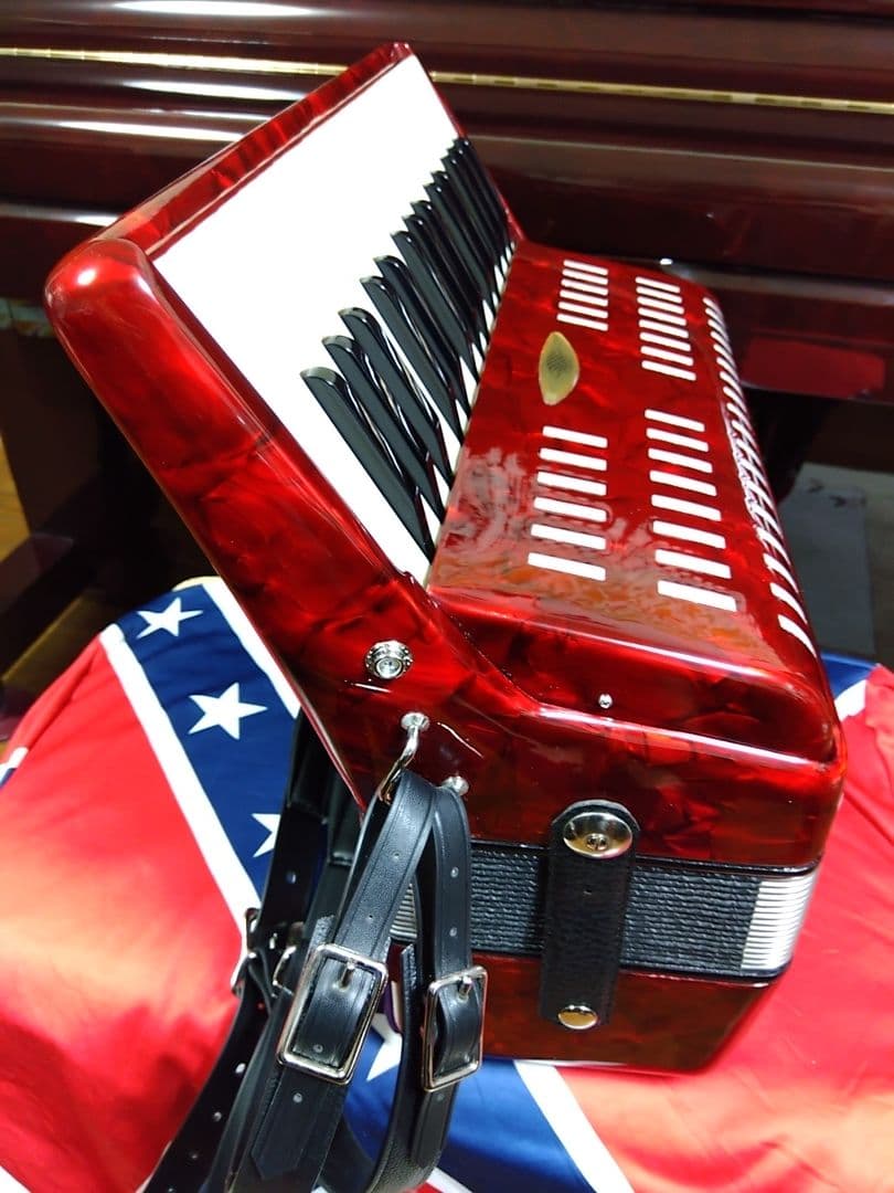 Yamaha Accordions A-32C 32