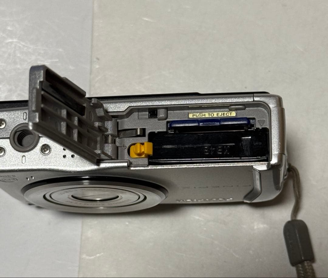 Fujifilm Compact Digital Camera F40Fd