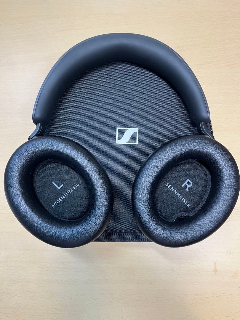 Sennheiser Wireless Headphones Accentum Plus