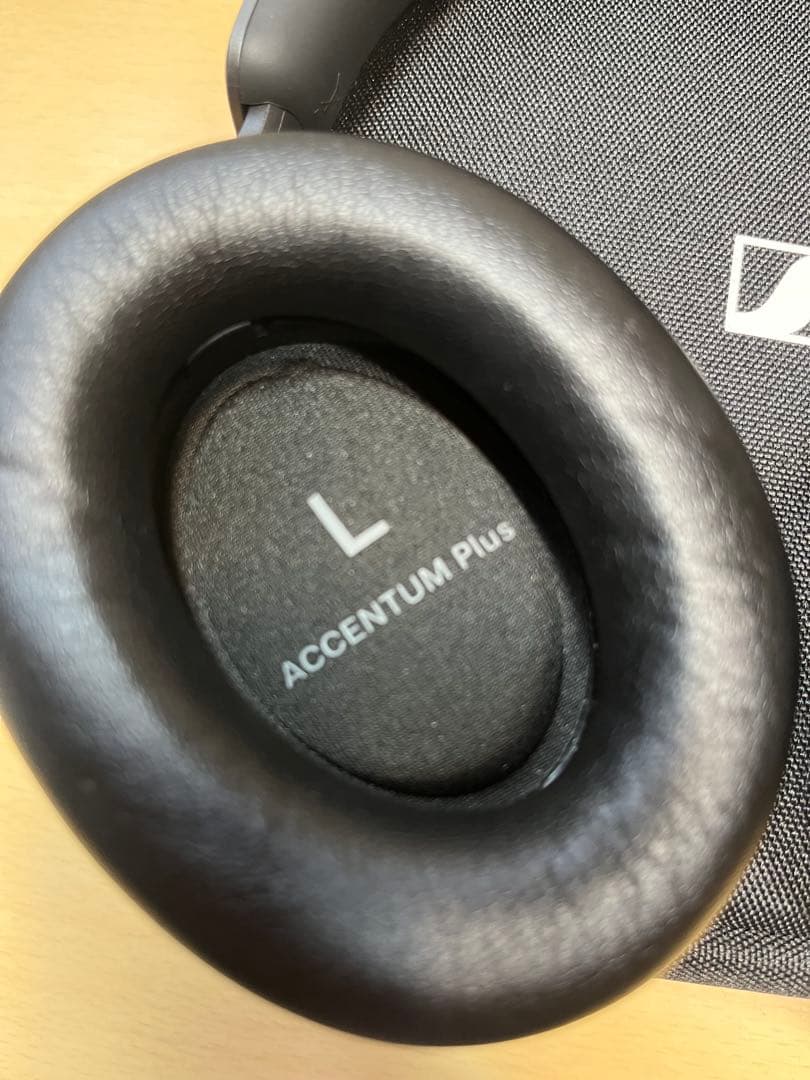 Sennheiser Wireless Headphones Accentum Plus