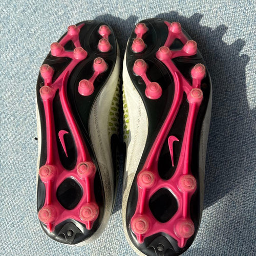 Nike Soccer Cleats Spikes