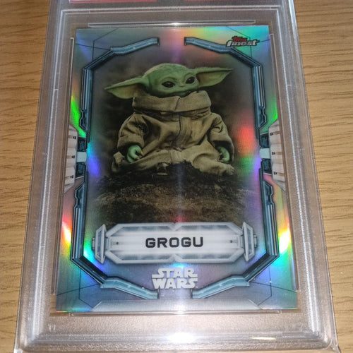 Topps Star Wars 2022 Grogu Refractor Psa 10