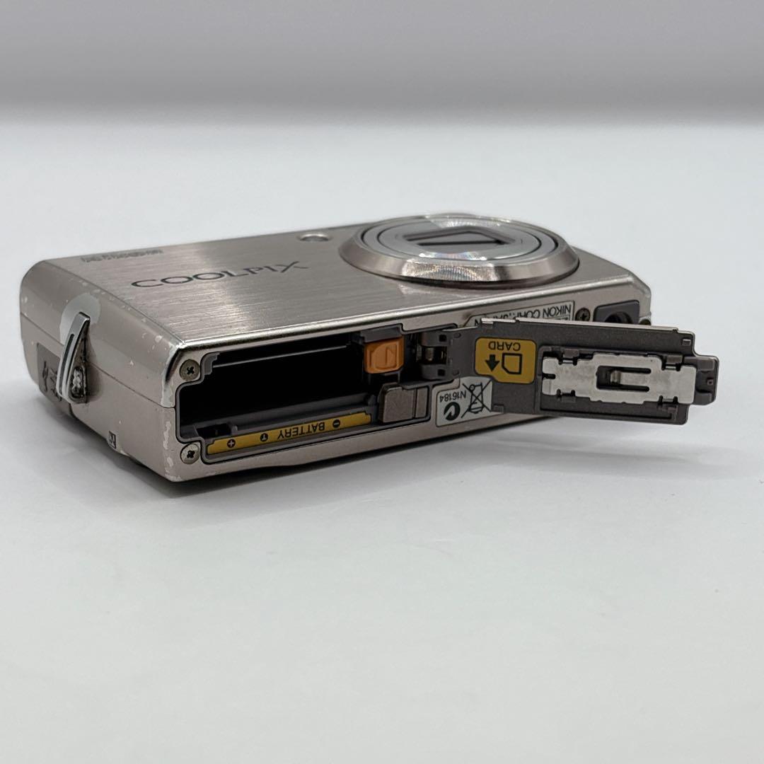 Nikon Compact Digital Camera Coolpix S600 Y2K