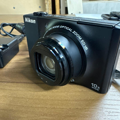 Nikon Compact Digital Camera Coolpix S800