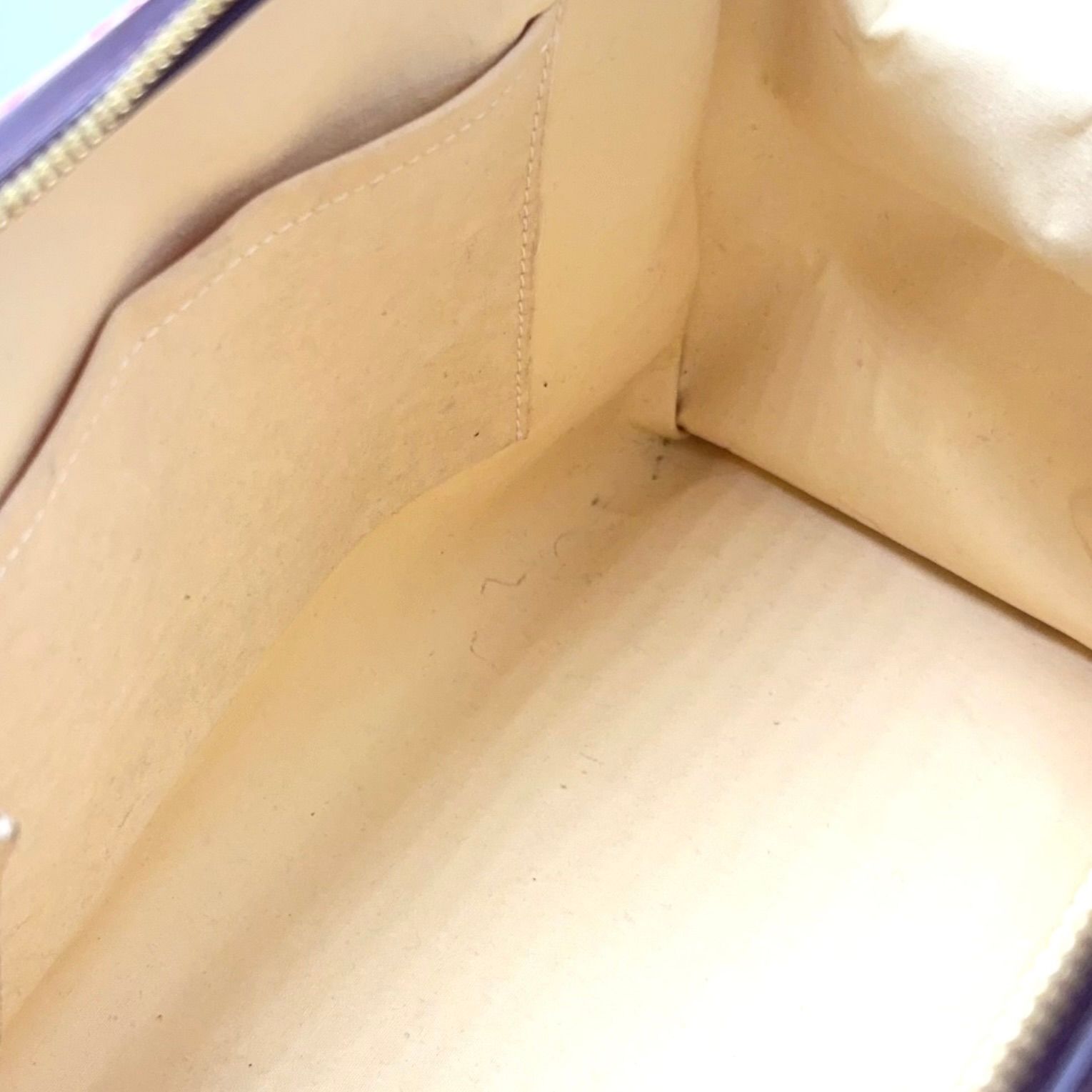 Louis Vuitton Handbag Gm M92213