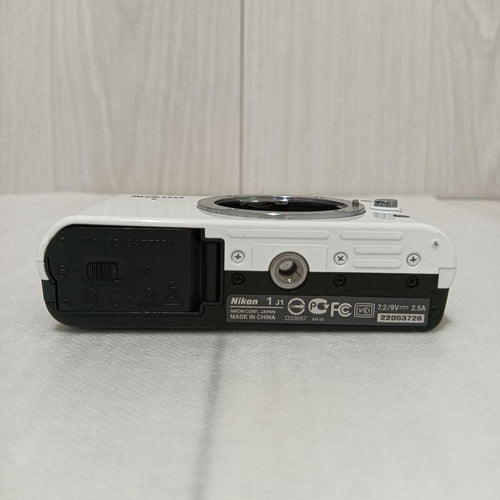 Nikon Mirrorless Interchangeable Lens Cameras 1 J1 2755