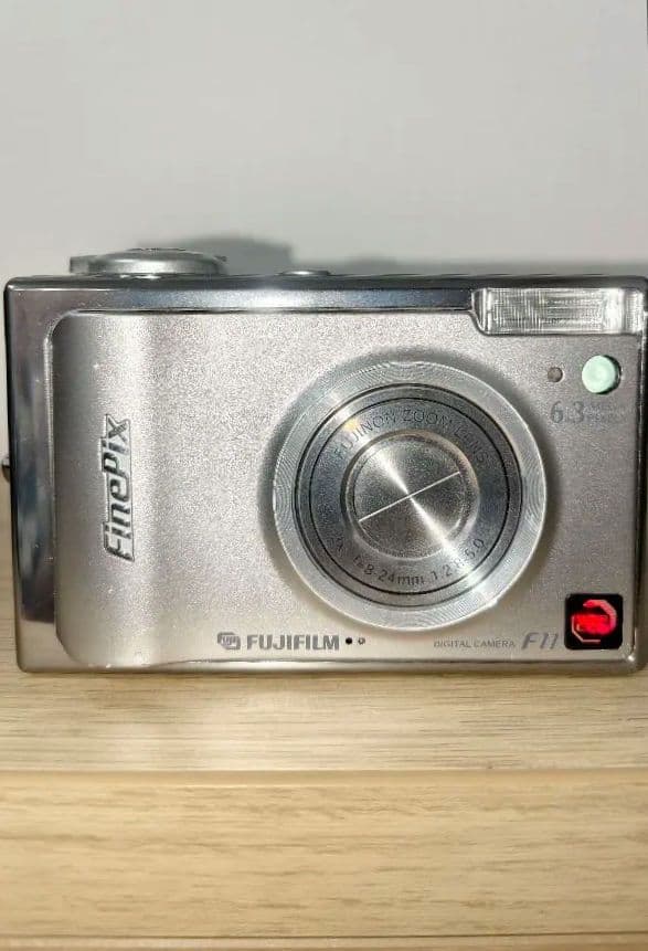 Fujifilm Compact Digital Camera Finepix F11