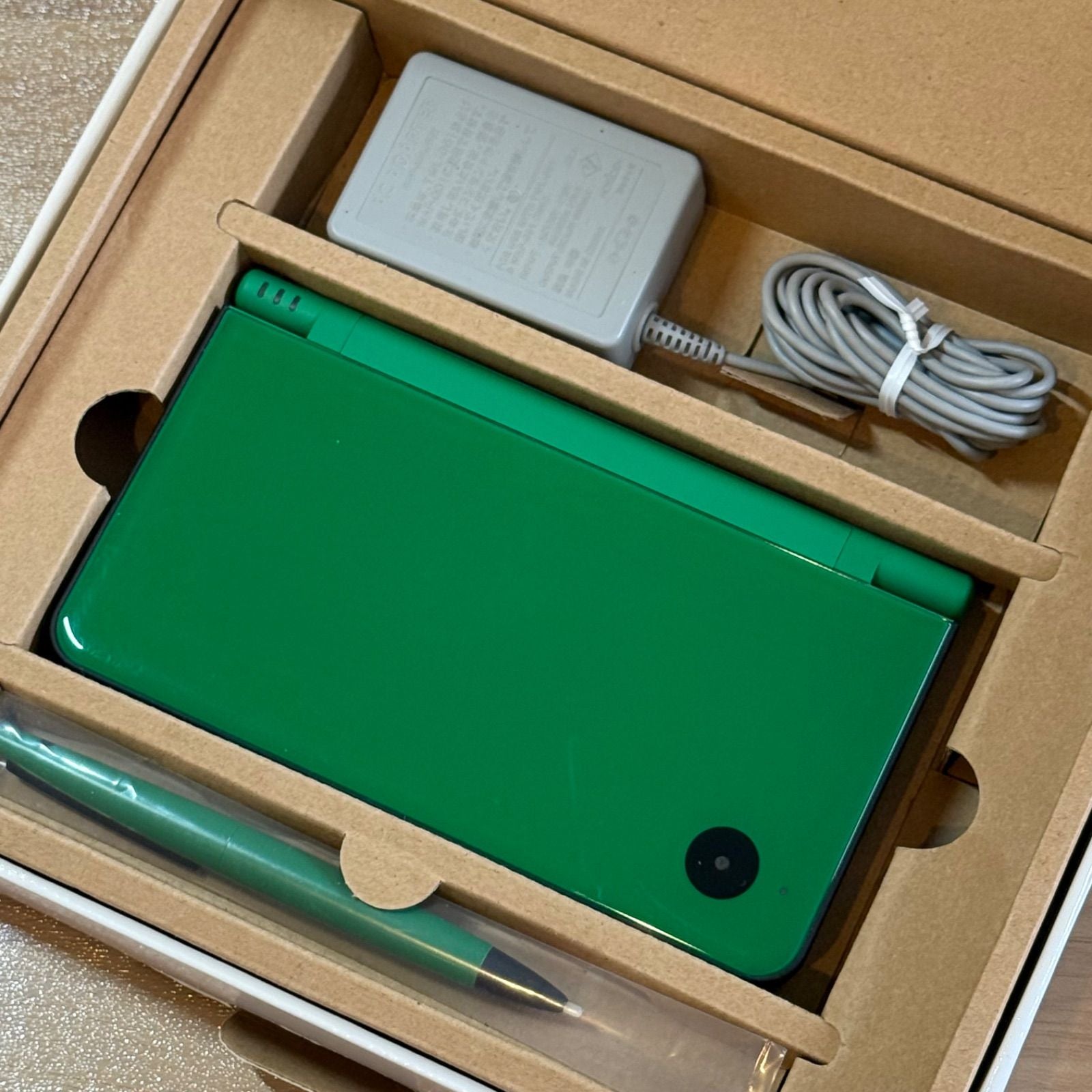 Nintendo Others 4-129 Dsi Ll