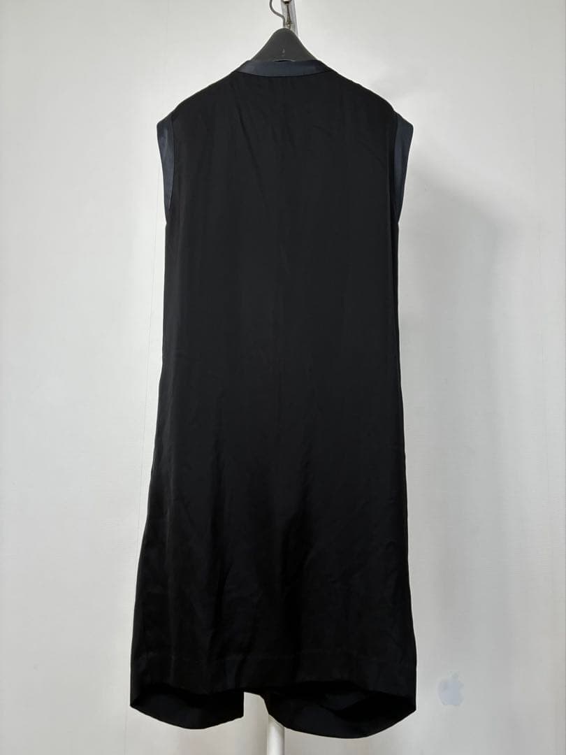 Bacca Sleeveless
