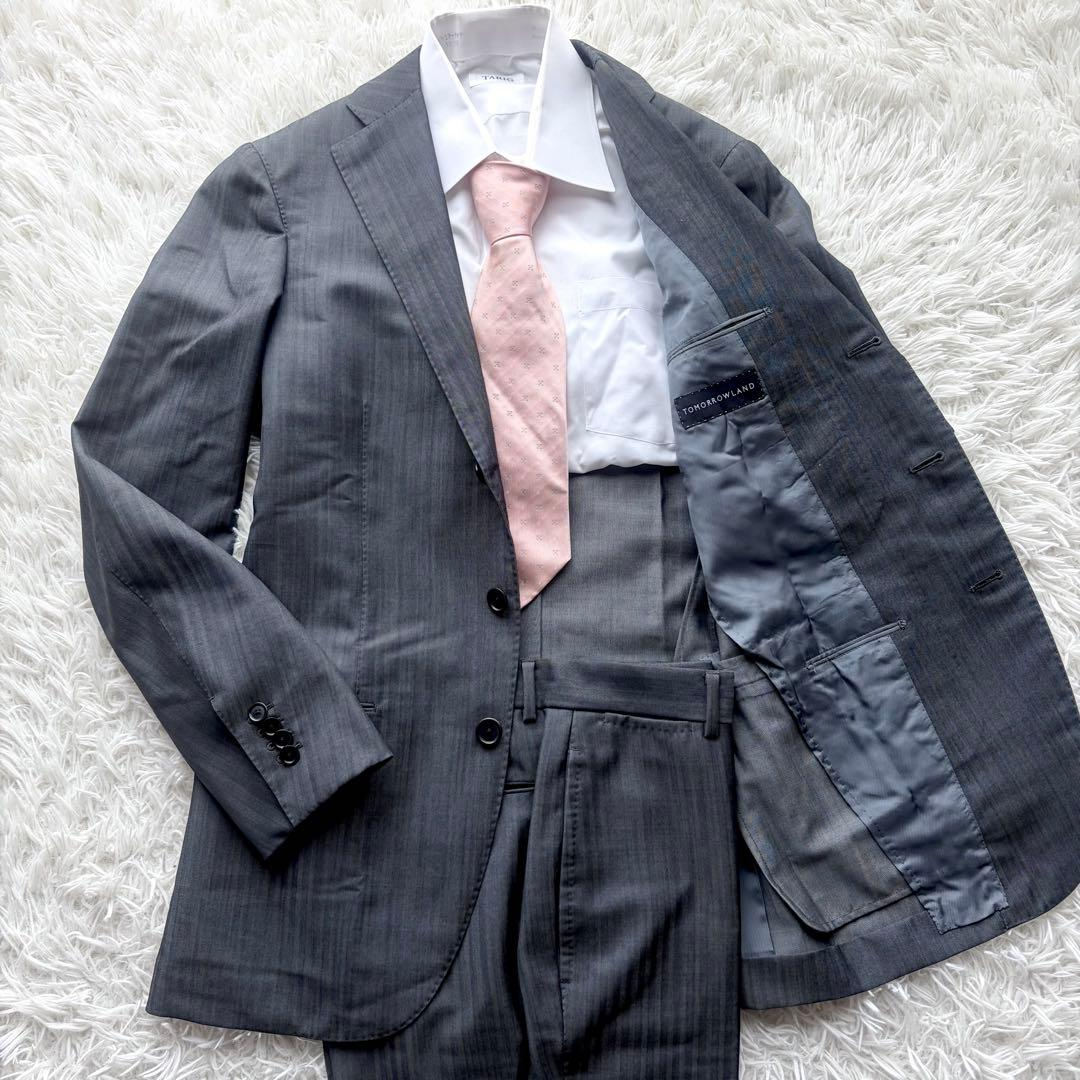 Tomorrowland Business Suit