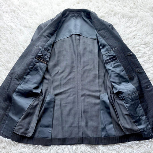 Tomorrowland Business Suit