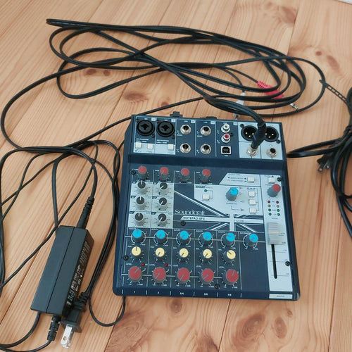 Analog Mixers Roland Cm-30 Soundcraft Notepad-8Fx