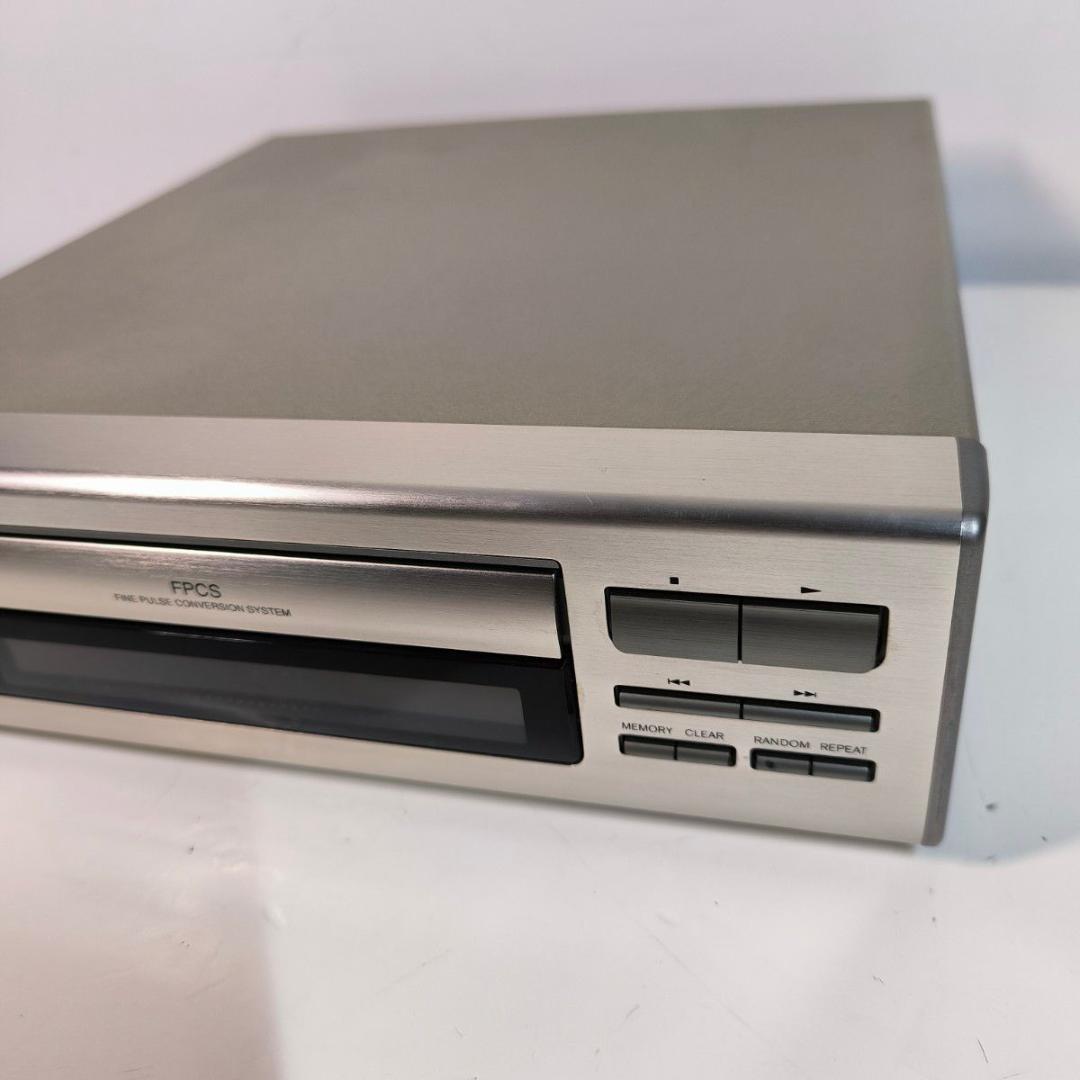 Cd Sacd Players Onkyo C-711M