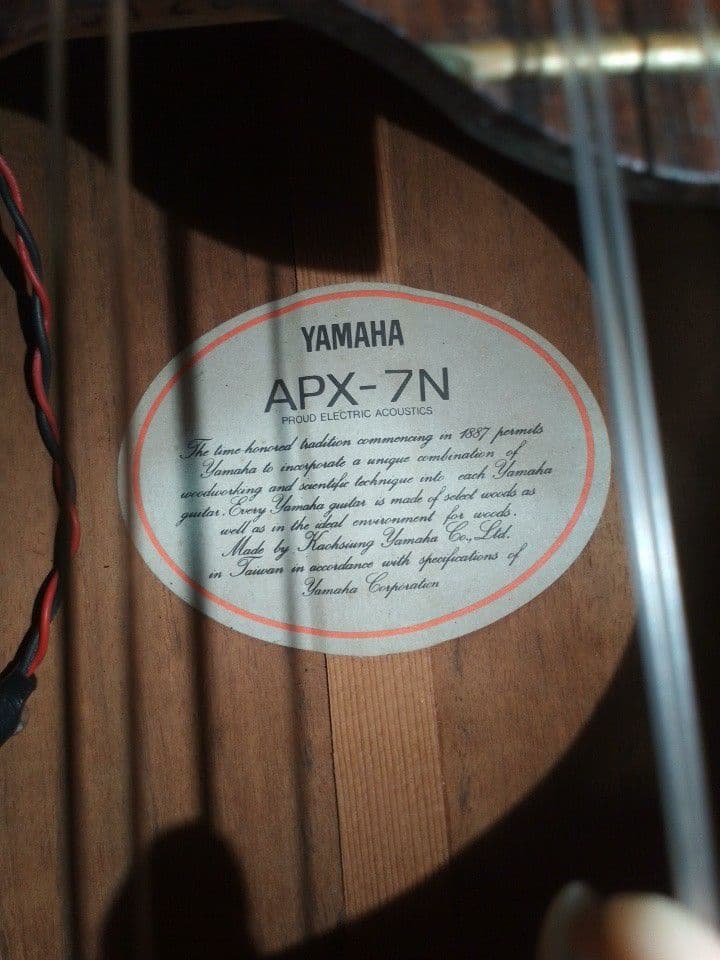 Acoustic Guitar Yamaha Apx 7N