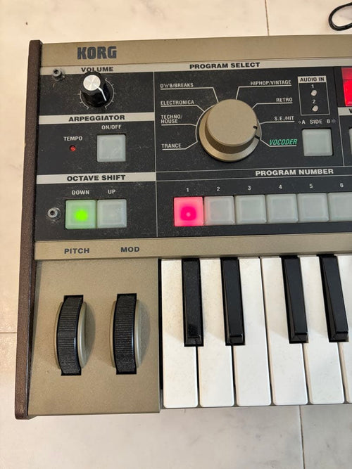 Korg Analog Synthesizer Micro Ok