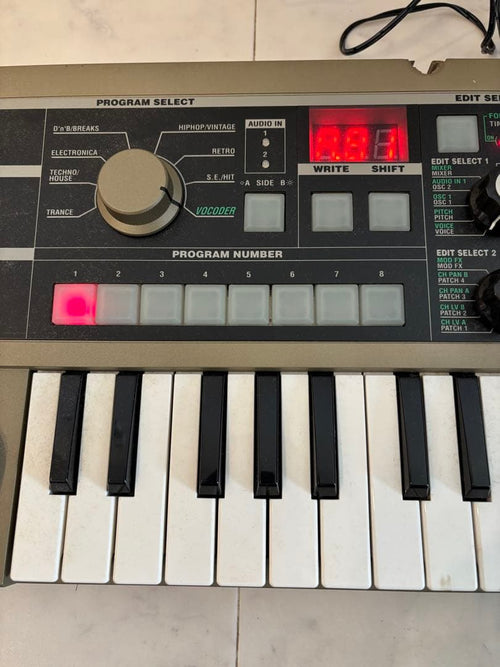 Korg Analog Synthesizer Micro Ok
