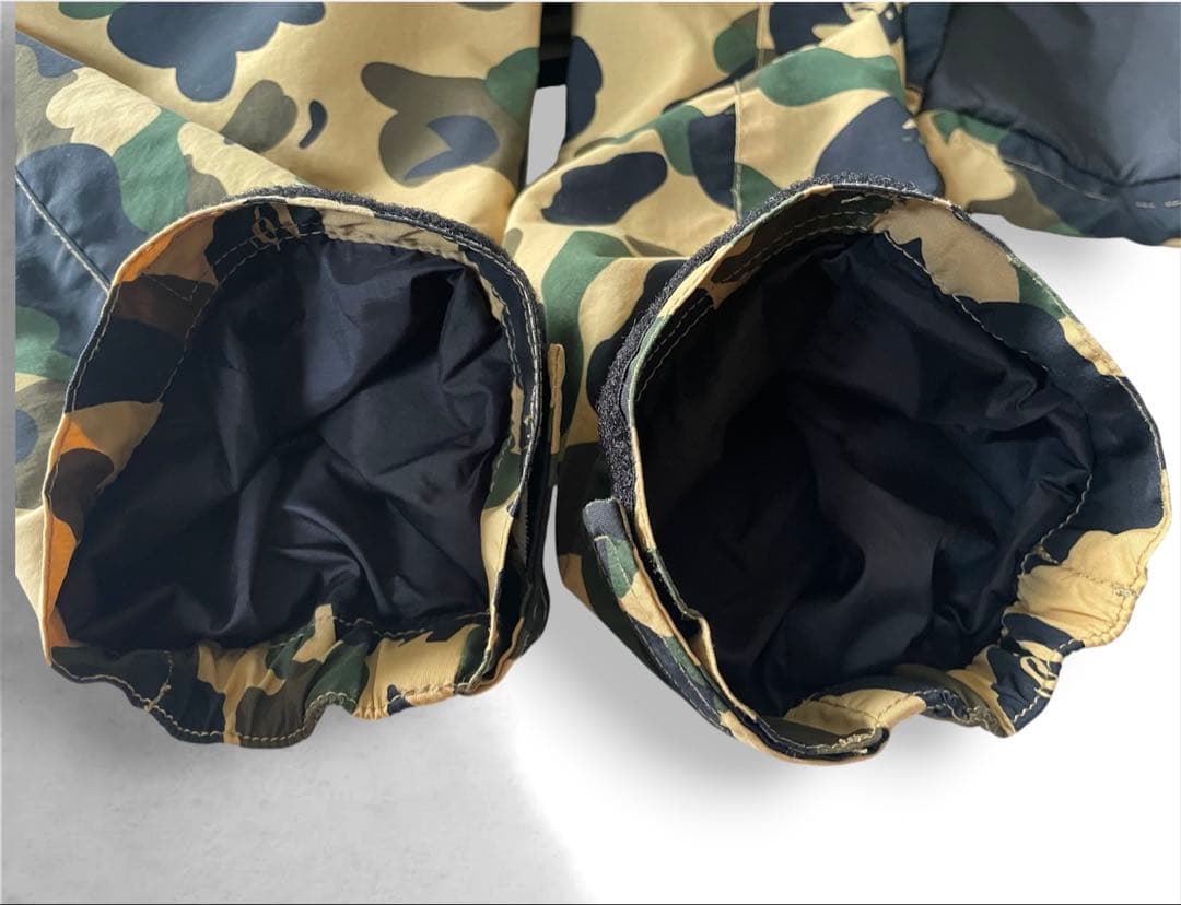 Parkas de montaña A Swimming Ape 1St L Y2K camuflaje amarillo