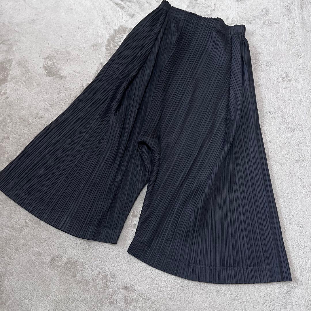 Pleats Please Wide-Leg Pants Loose-Fitting