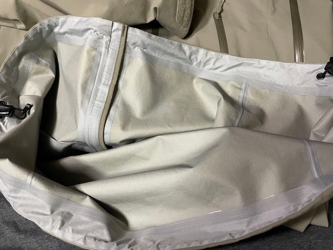 Arc'Teryx Nylon Jacket Arc Beta Sv Distortion Bird Aid