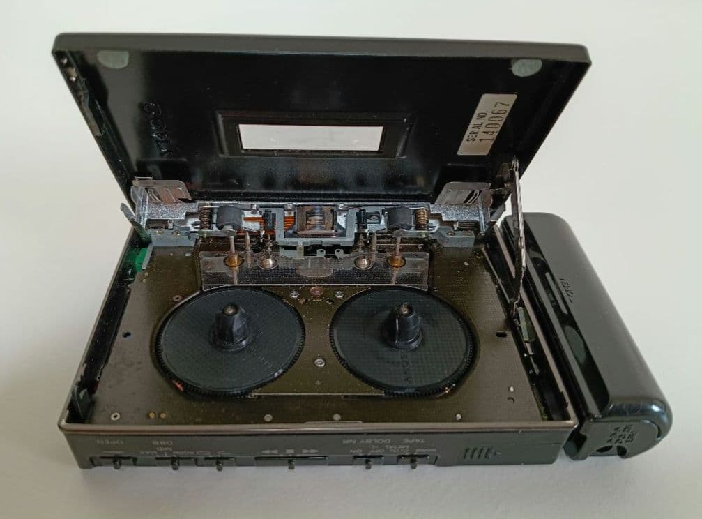Sony Cassette Players Walkman Wm-607 Junk