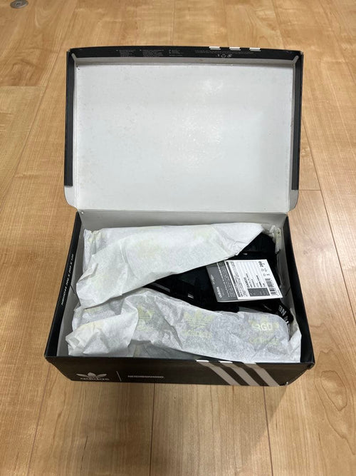 Adidas Sneakers Neighborhood