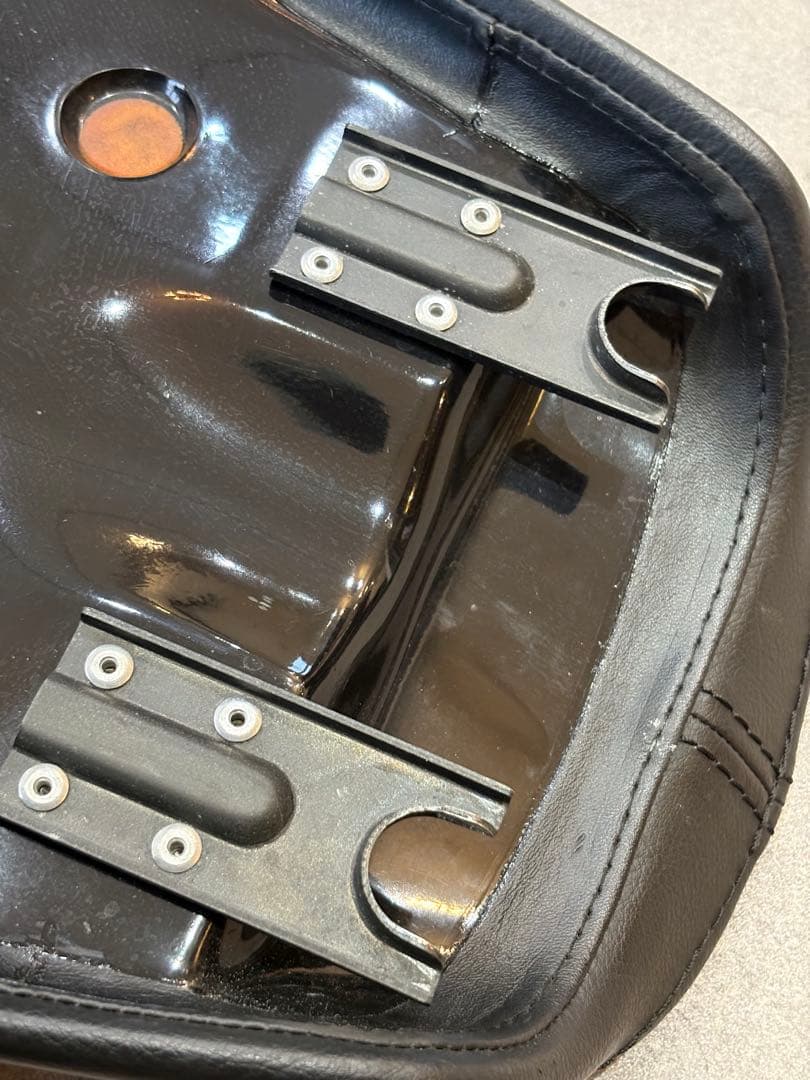 K&H Seats Sr400/500