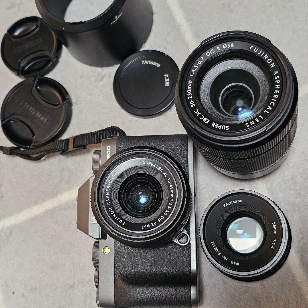 Fujifilm Mirrorless Interchangeable Lips X-T200