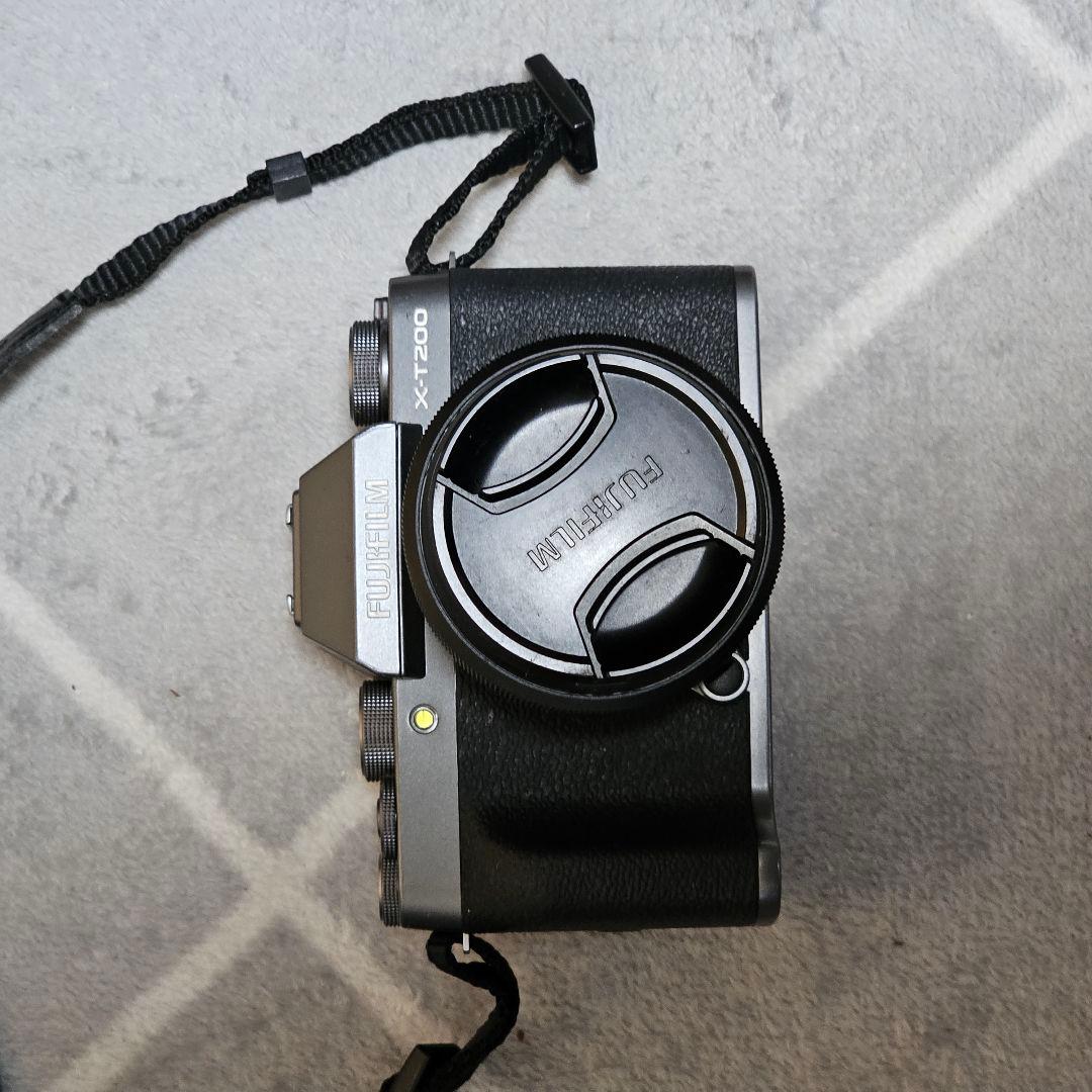 Fujifilm Mirrorless Interchangeable Lips X-T200