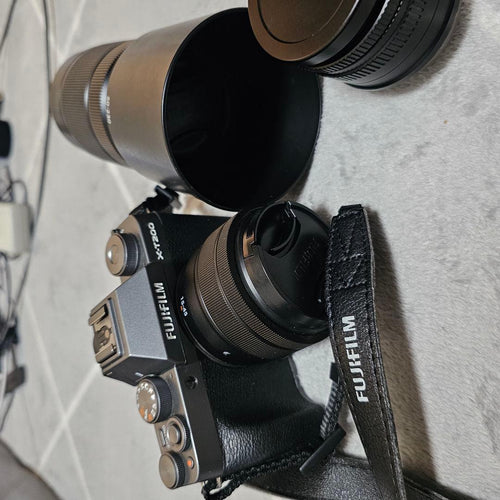 Fujifilm Mirrorless Interchangeable Lips X-T200