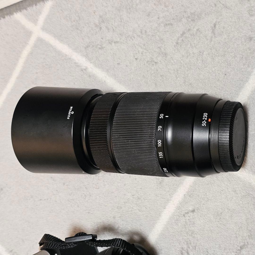 Fujifilm Mirrorless Interchangeable Lips X-T200