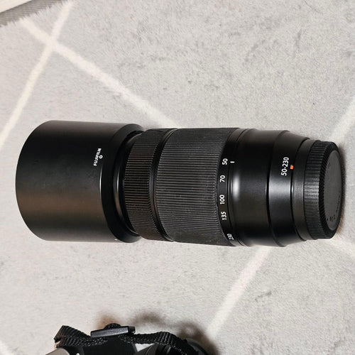 Fujifilm Mirrorless Interchangeable Lips X-T200