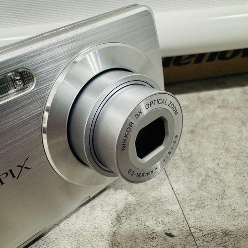 Compact Digital Cameras Nikon Coolpix S200