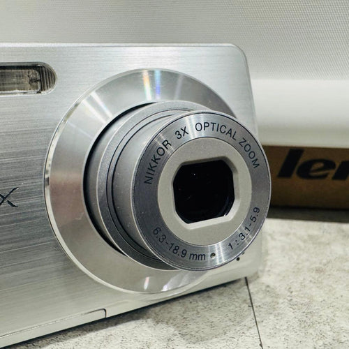 Compact Digital Cameras Nikon Coolpix S200
