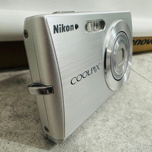 Compact Digital Cameras Nikon Coolpix S200