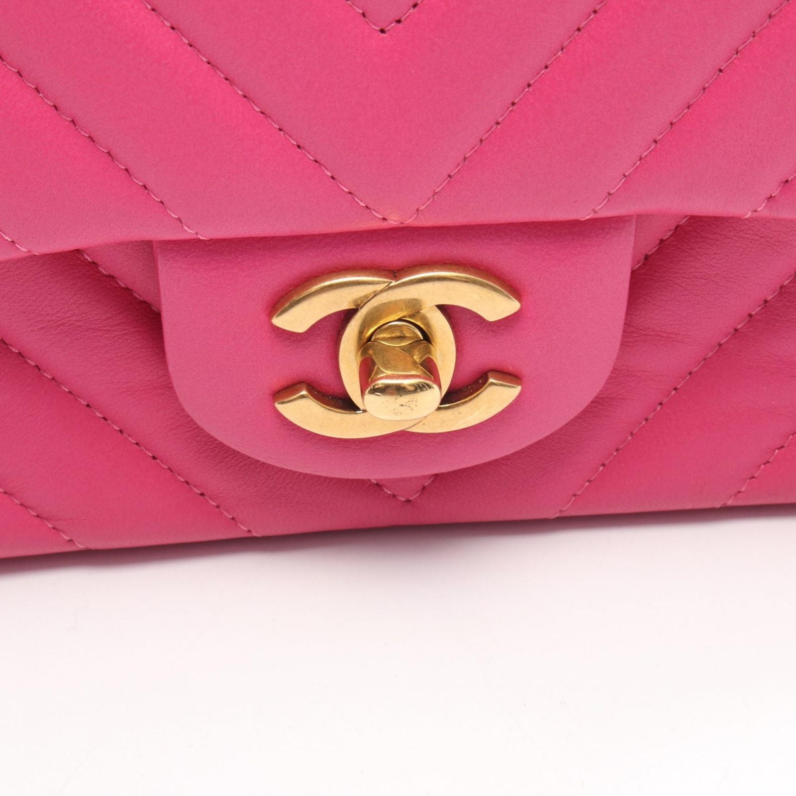 Chanel Shoulder Bag V 20 A69900