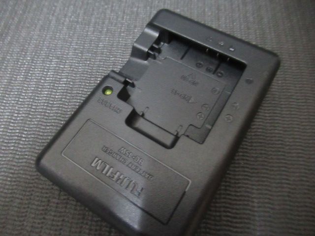 Fujifilm Compact Digital Camera Finpix Sd 1600 3.0 F550Exr