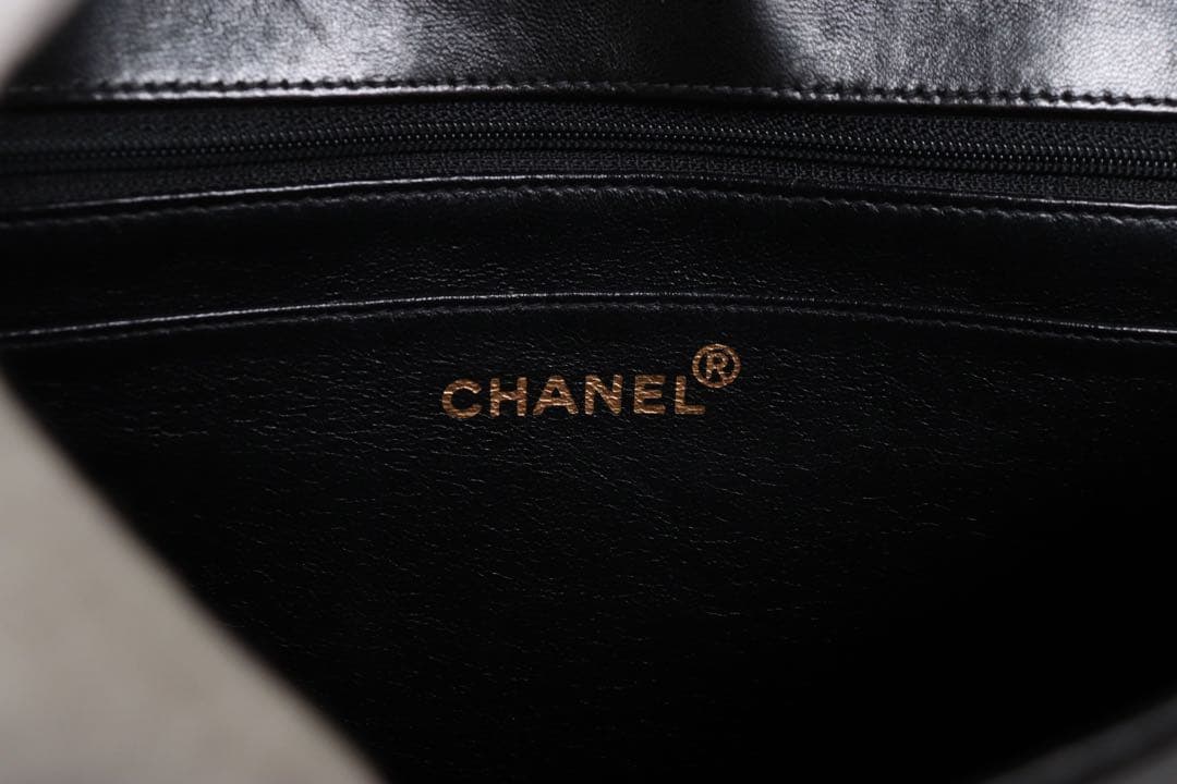 Chanel Shoulder Bags 25 4
