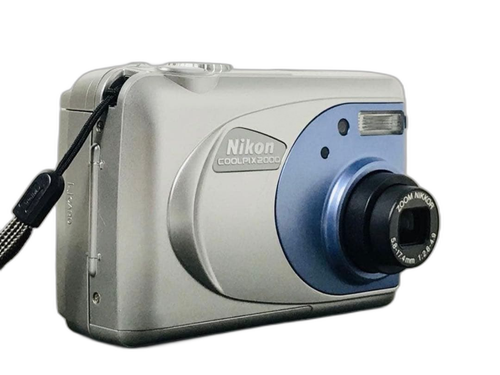 Nikon Compact Digital Camera Coolpix 2000