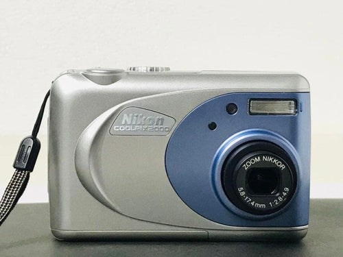 Nikon Compact Digital Camera Coolpix 2000