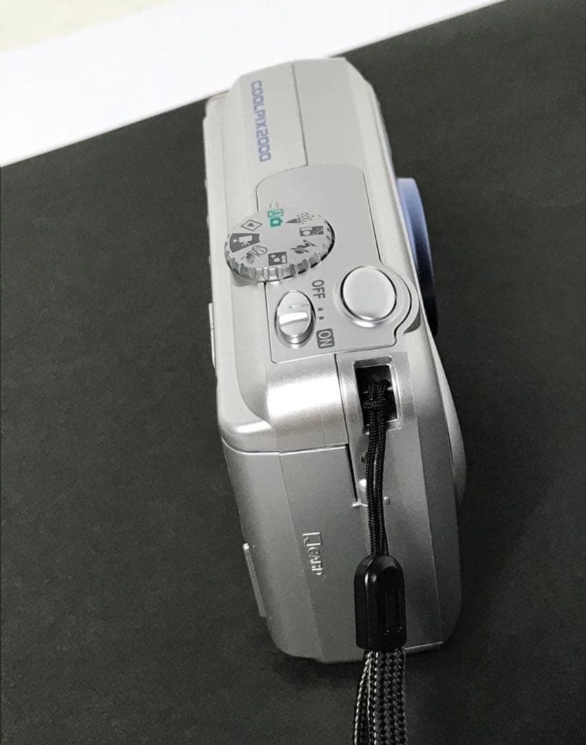 Nikon Compact Digital Camera Coolpix 2000