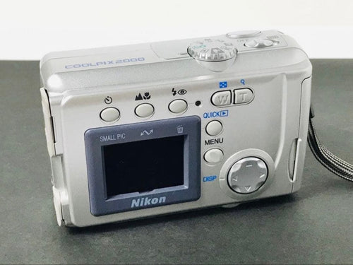 Nikon Compact Digital Camera Coolpix 2000