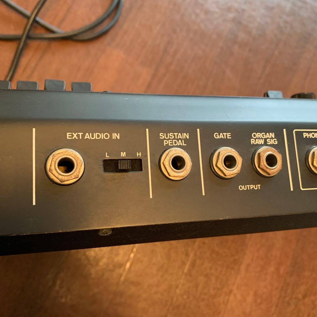 Analog Synthesizer Roland Rs-09